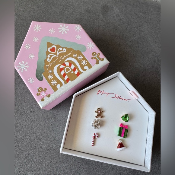 Betsey Johnson Mismatched  Holiday Stud Earrings NWT - Picture 2 of 4